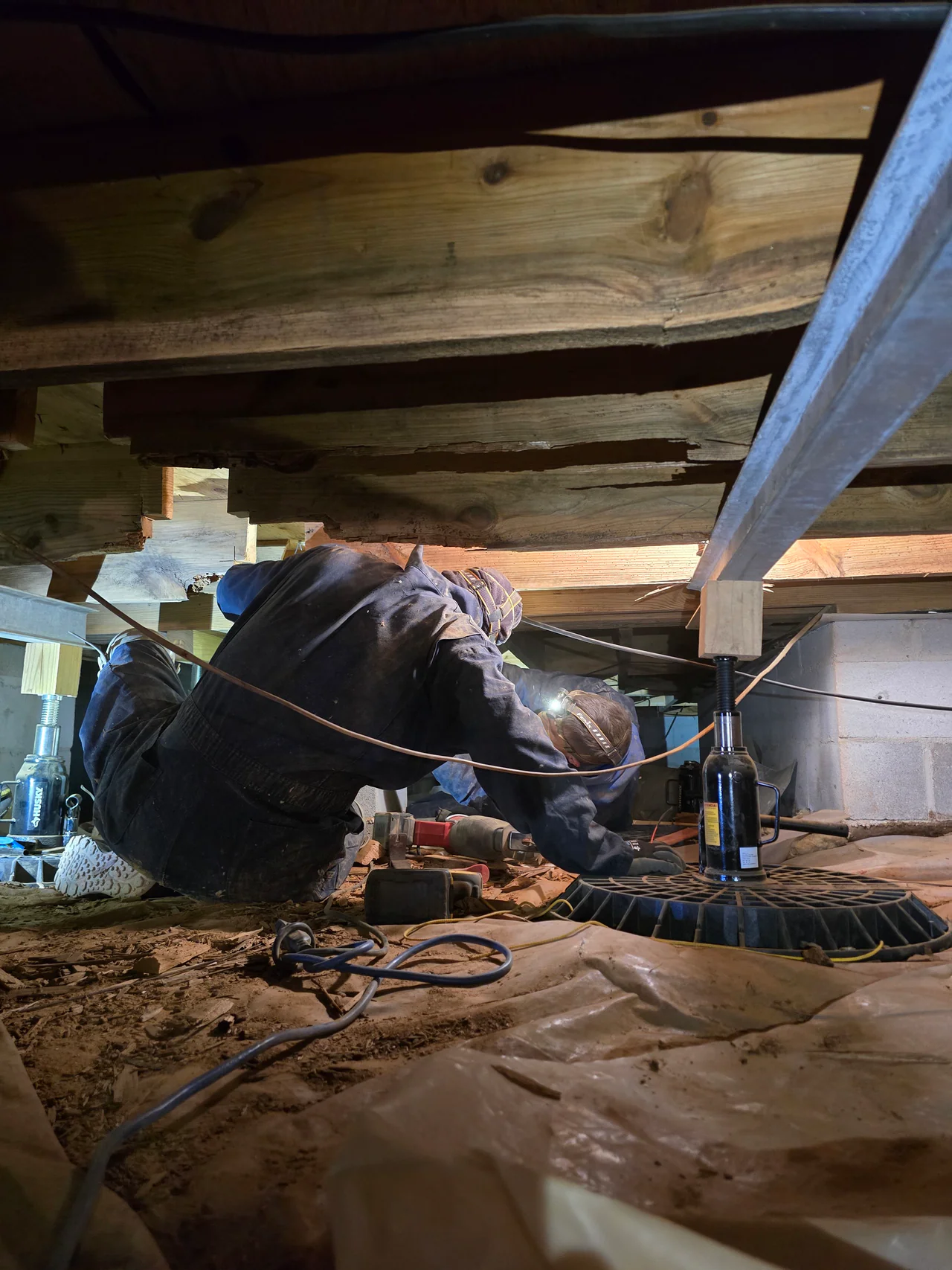 Early warning signs of sagging or bouncing floors on a regional home